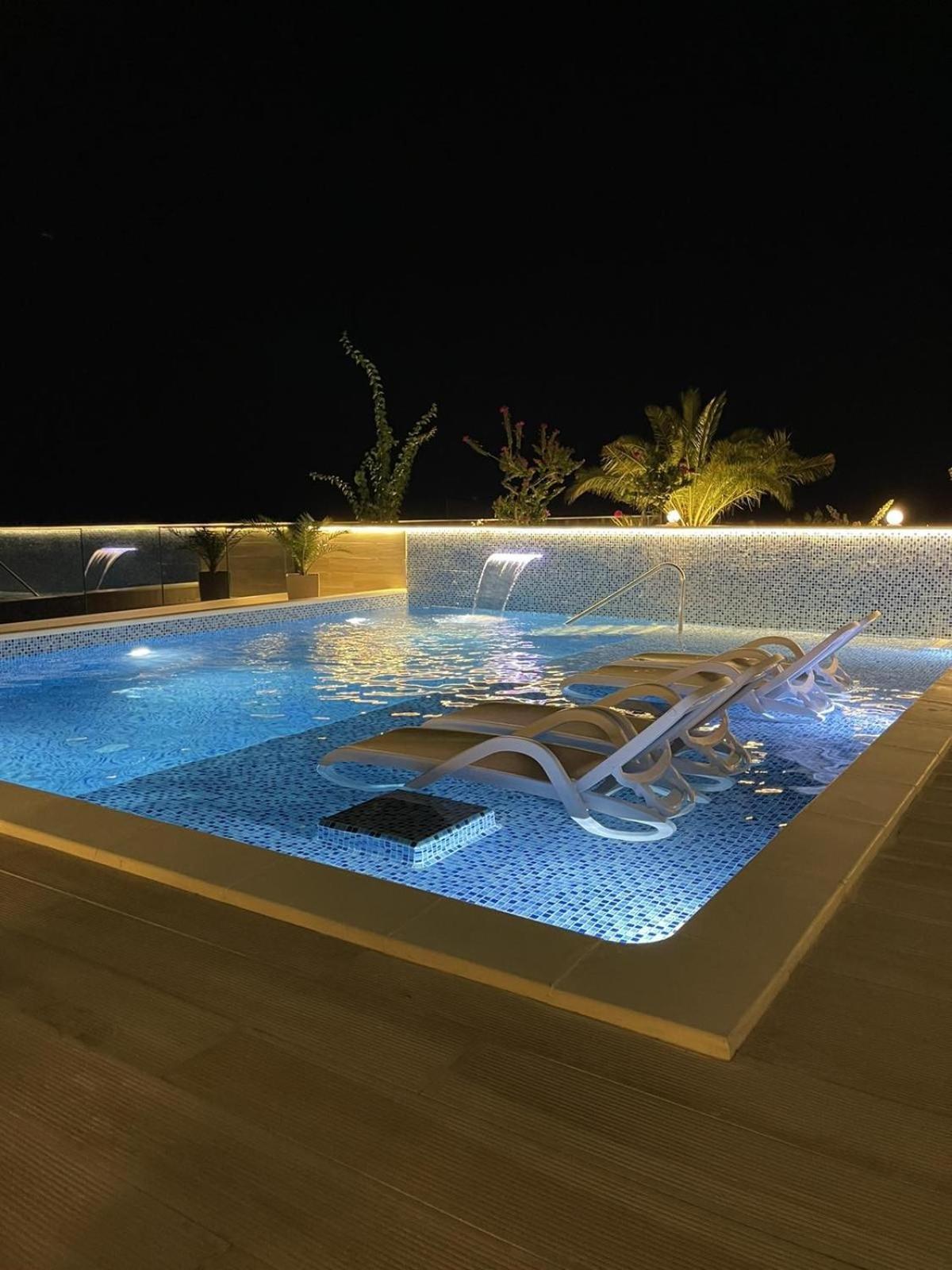 Apartments D'Hermes Ulcinj Bagian luar foto