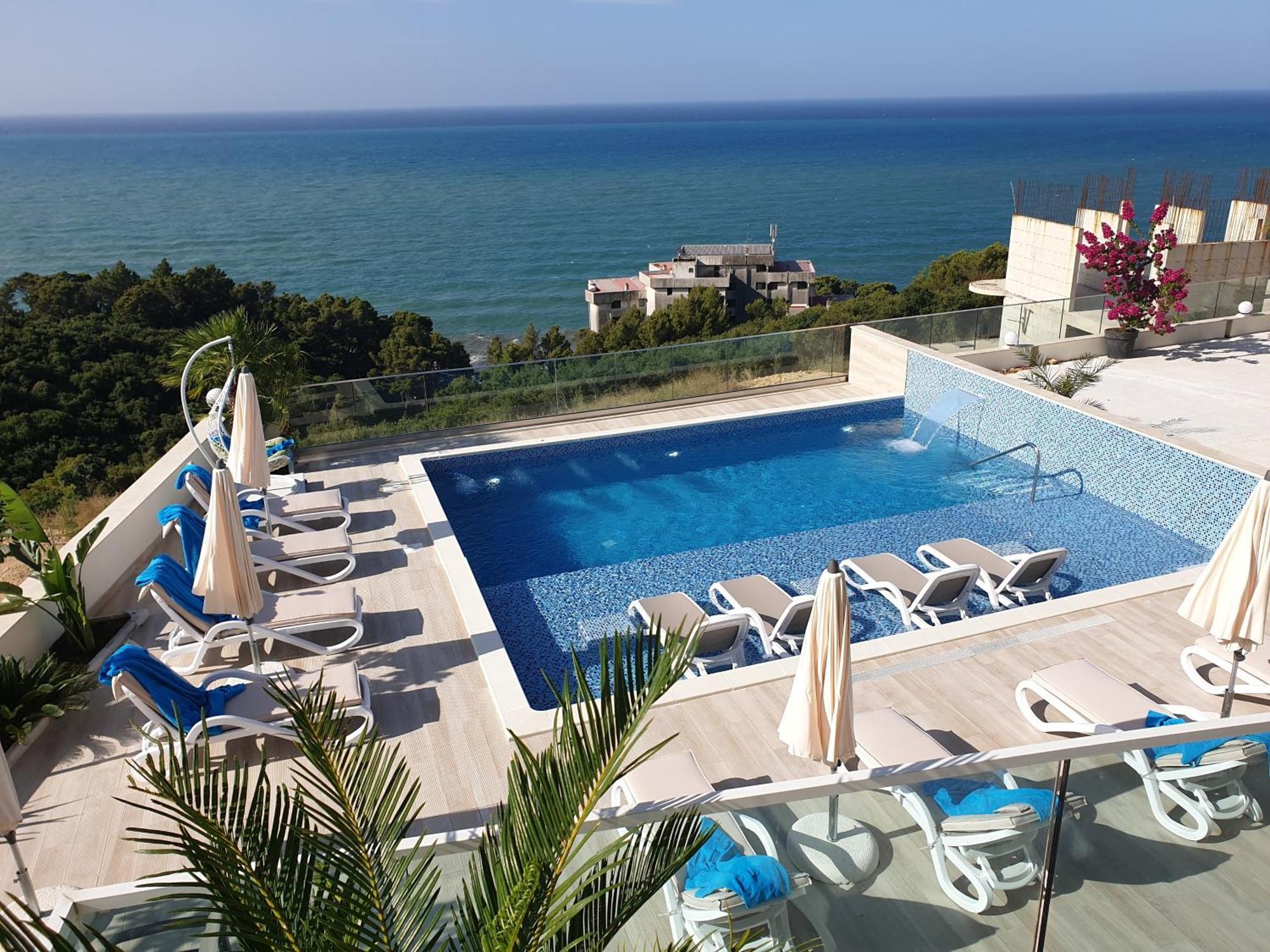 Apartments D'Hermes Ulcinj Bagian luar foto