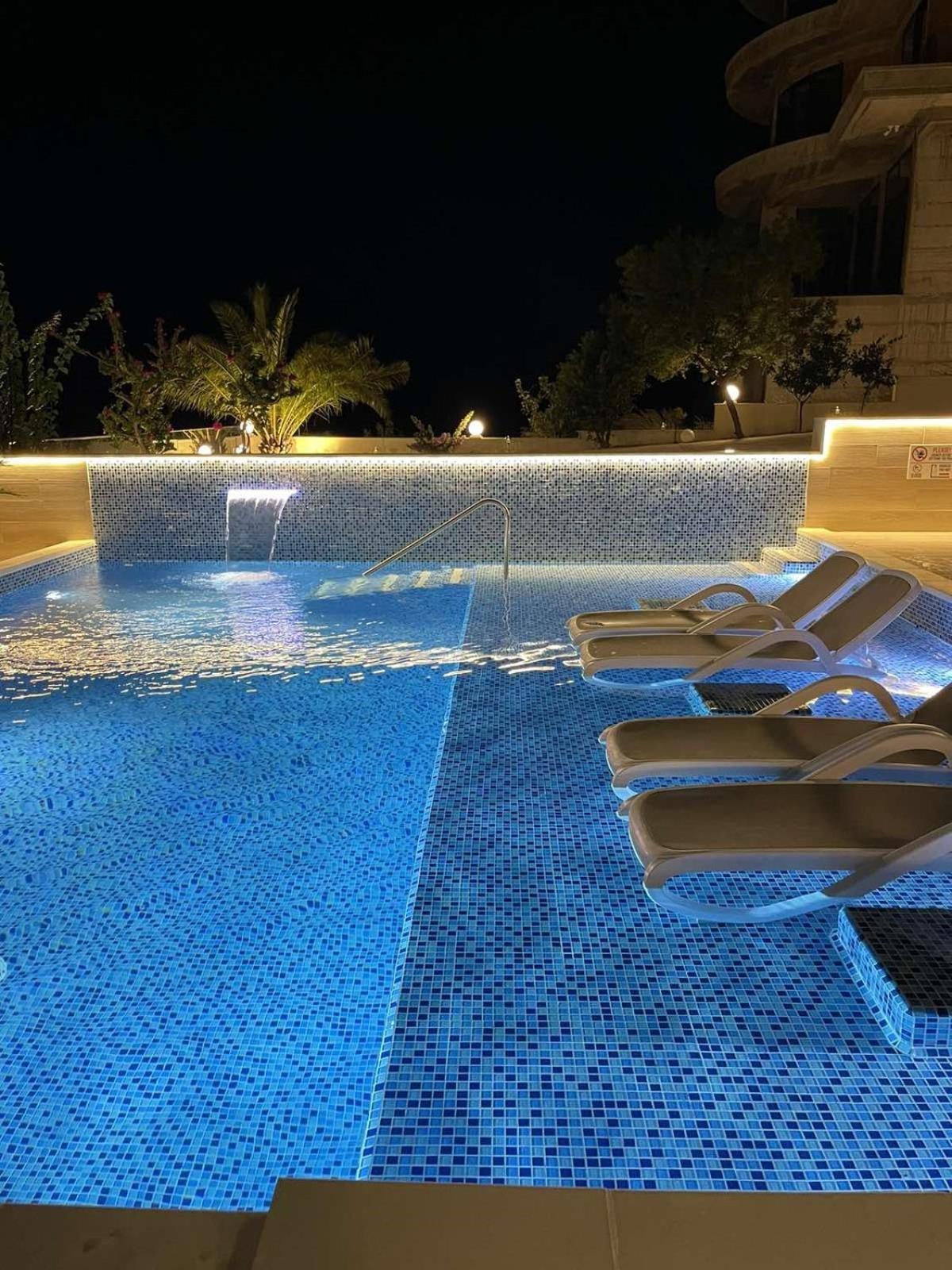 Apartments D'Hermes Ulcinj Bagian luar foto