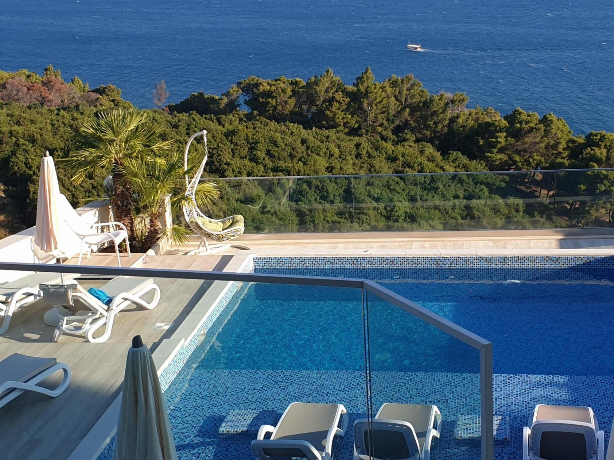 Apartments D'Hermes Ulcinj Bagian luar foto