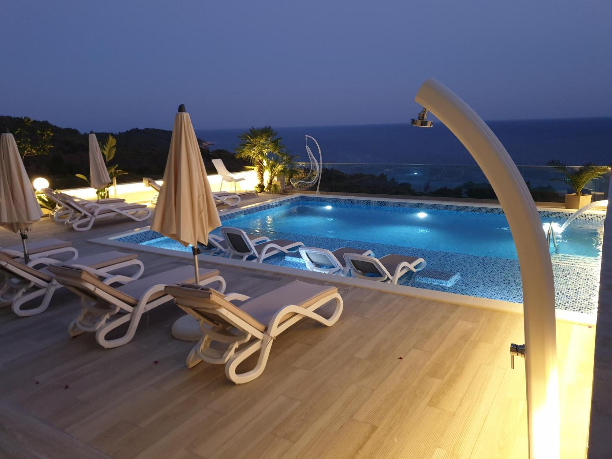Apartments D'Hermes Ulcinj Bagian luar foto